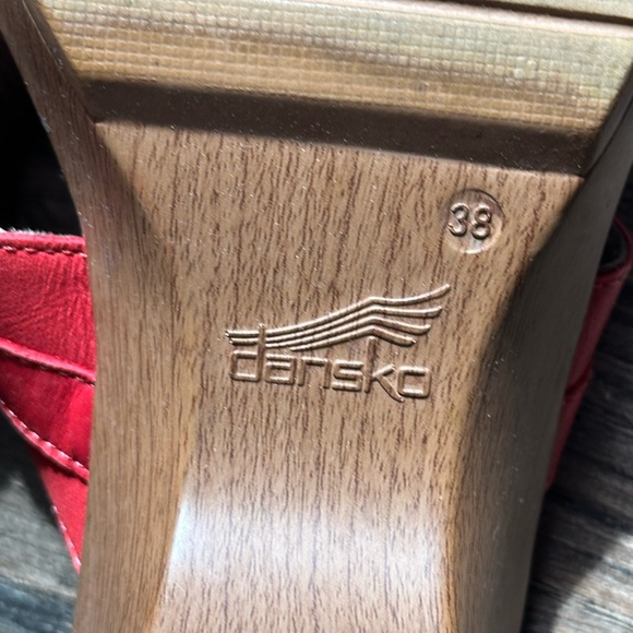 Dansko size 38 red sandals - Picture 3 of 4